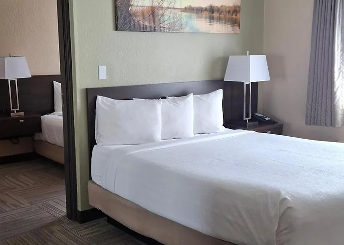 Hotel Island 2*
