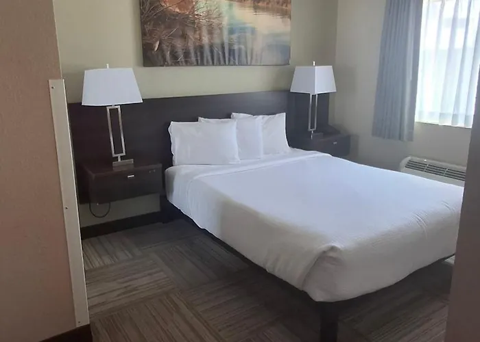 Island Hotel Lake Havasu City