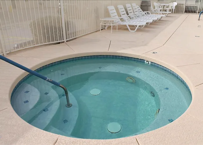 Island Hotel 2*