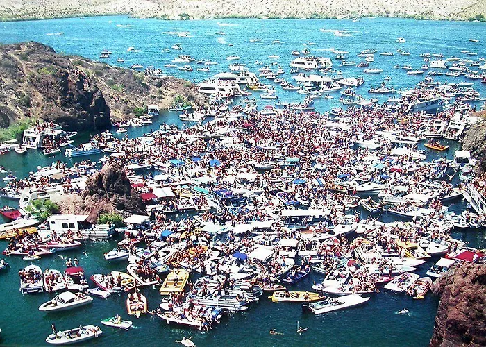 Hotel Island 2*