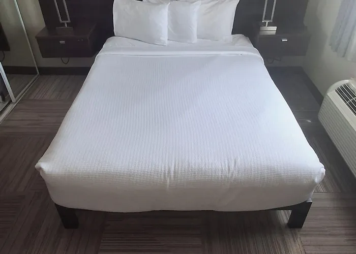 Island Hotel 2*